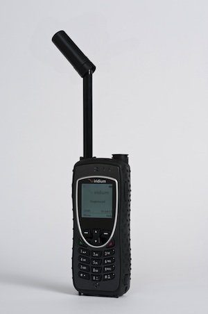 Iridium-9575-antenna-up-300